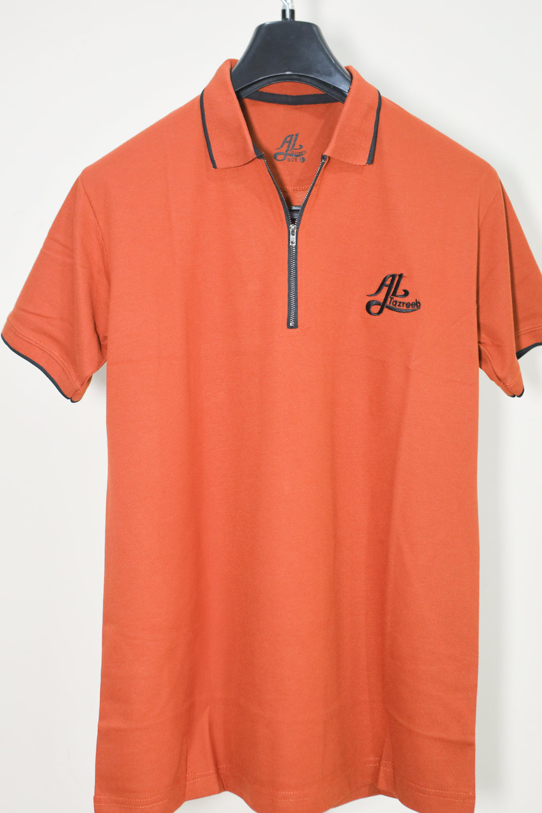 Rust Zip Collar